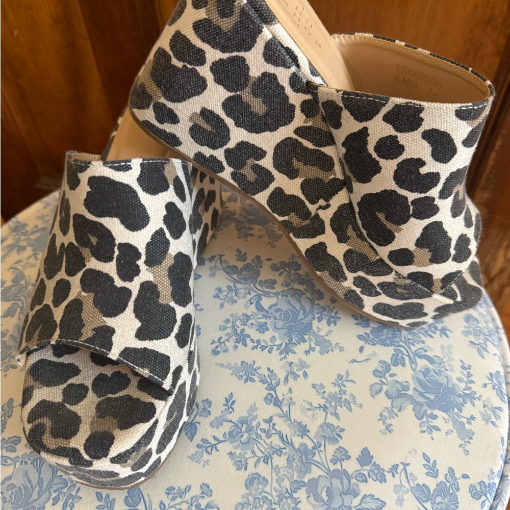 ShuShop Black,Tan and White Leopard Canvas Wedge Slides